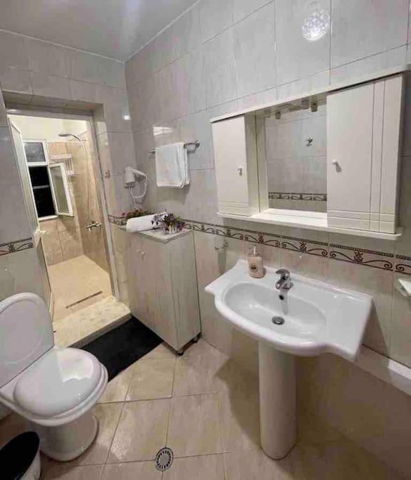 Nice Central Apartment In Tirana City Eksteriør bilde